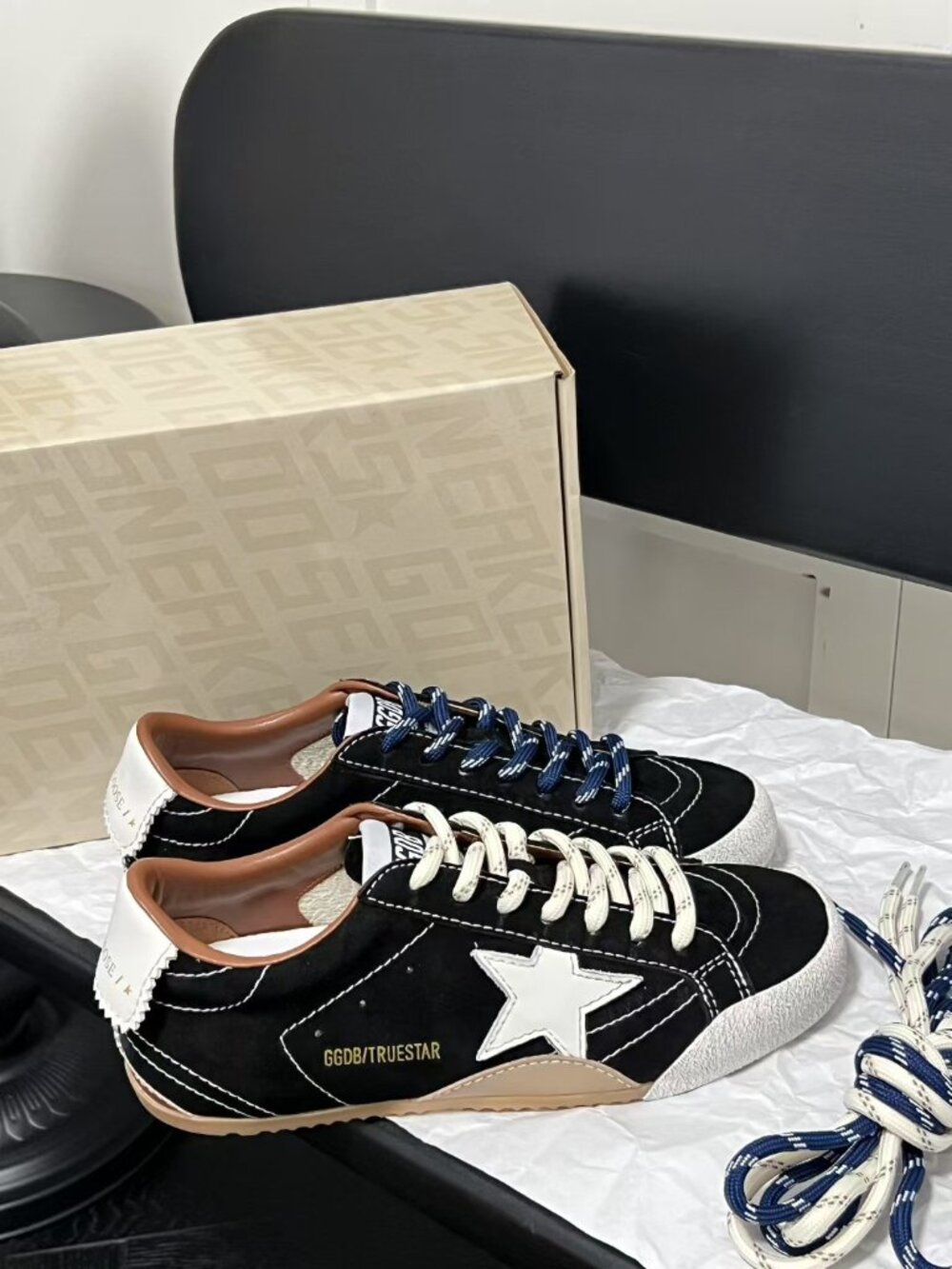 Golden Goose Black Suede Star-Detail Sneakers - Picture 8 of 9